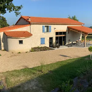 Chez Le Damian Hébergement de vacances Neuville (Puy-de-Dome)