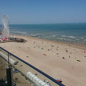 https://zicht-op-zee-een.hotelsghent.com